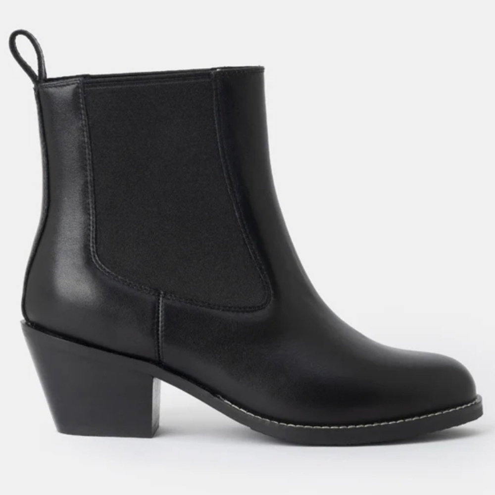 Black Dakota Chelsea Full Grain Leather Ankle Boots Wide Width